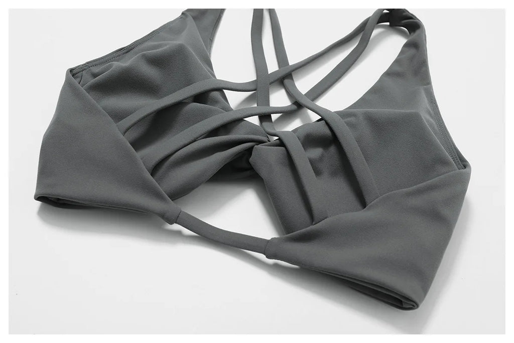 Front Twist Padded Sports Bra – Cross Strap & Push-Up Fitness Top